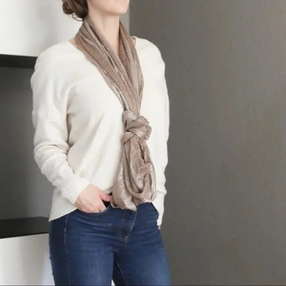 Accessories - Infinity scarf